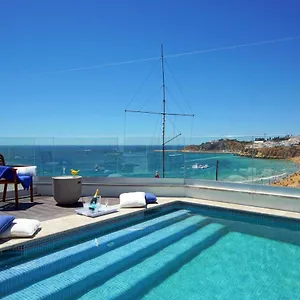 https://casa-da-bandeira-perfect-location-beach-front.hotelaalgarve.com