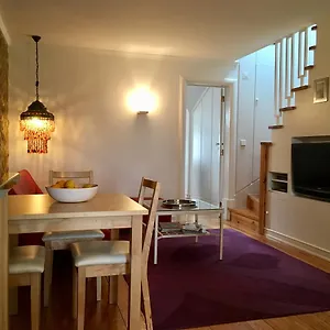 https://flores-rua-da-palmeira-2-andar-direito.hotels-lisbon-portugal.com
