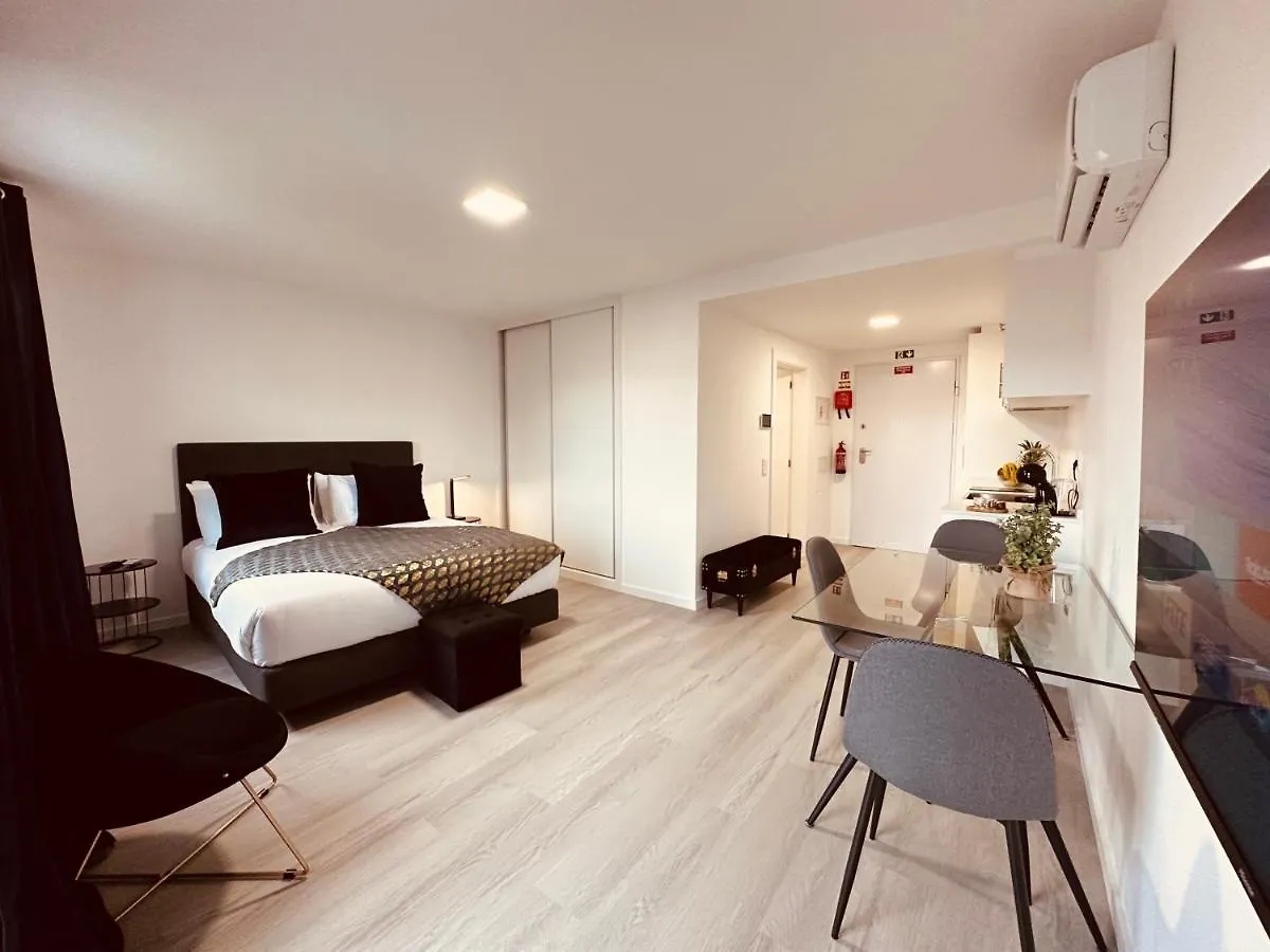 Living Funchal Inn